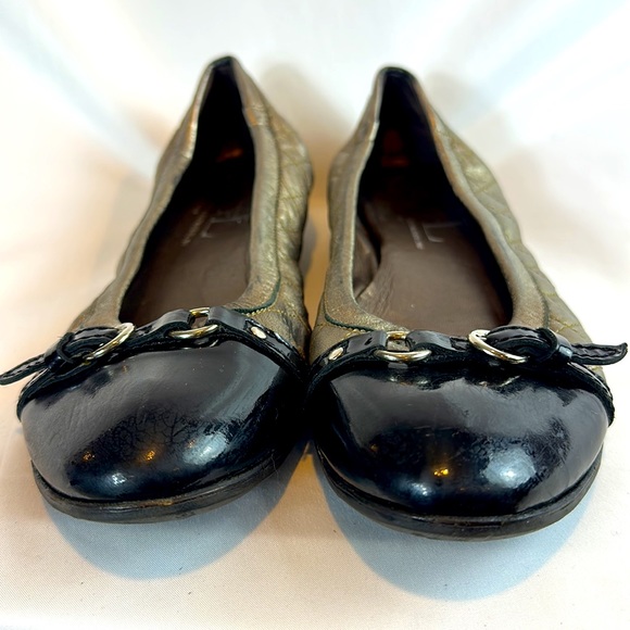 AGL Size 42-1/2 Black patent leather toe with Gold Quilted flat with Silver. - Picture 3 of 12